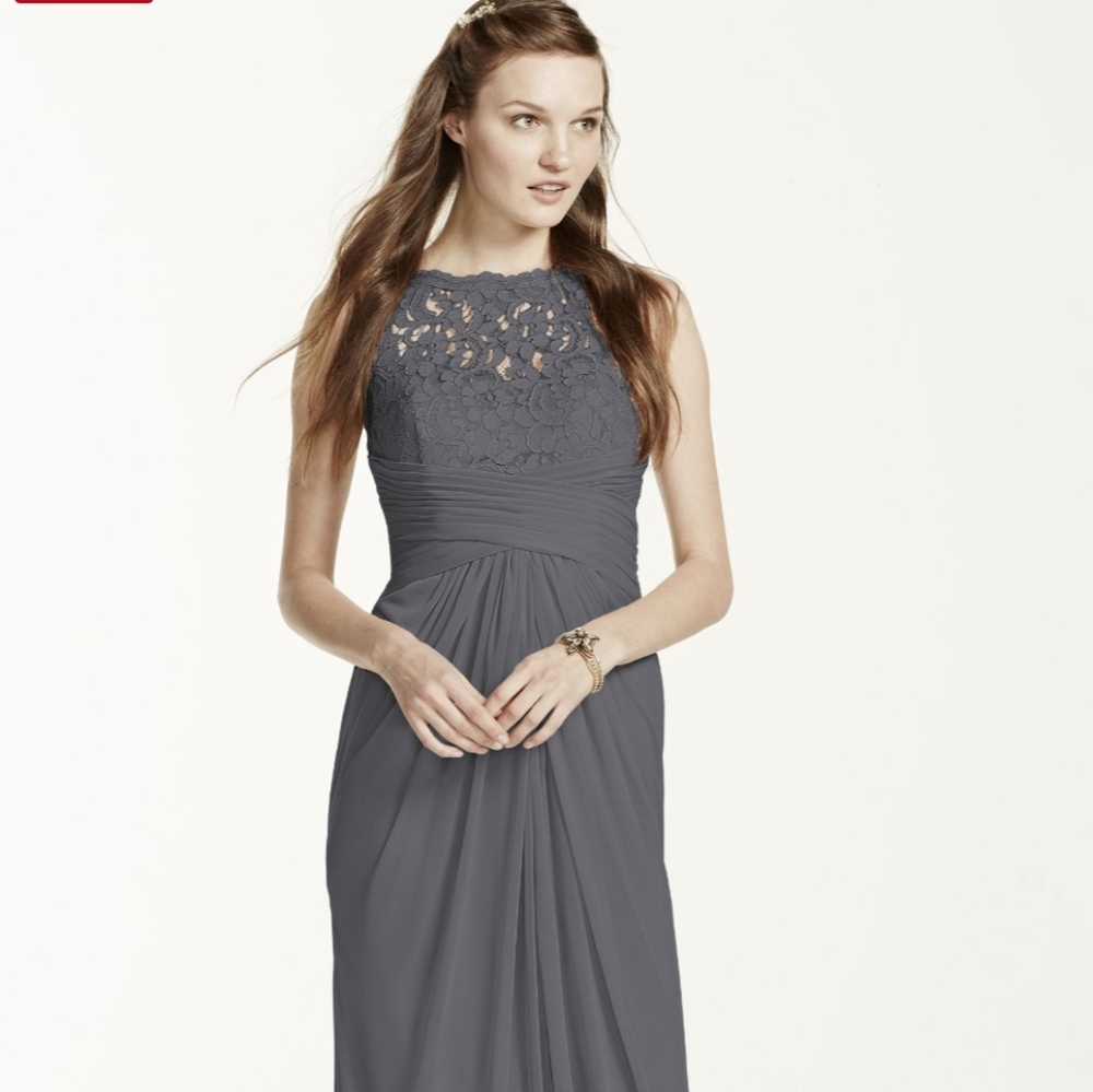 Sleeveless long mesh dress with corded lace